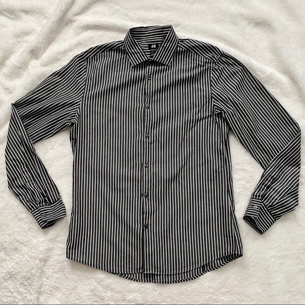H&M Men’s Pinstripe Dress Shirt Dark Gray White Size Medium